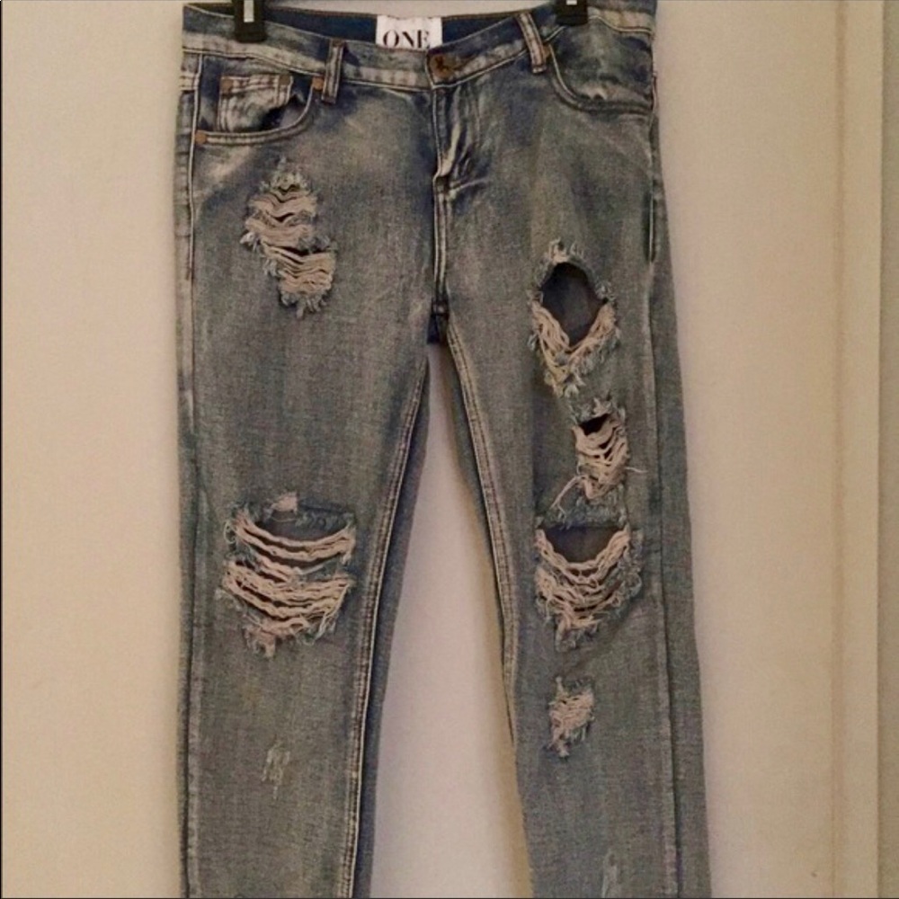 One Teaspoon Distressed Boyfriend Jeans